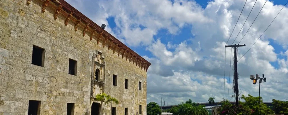 zona-colonial-en-santo-domingo-museo-casas-reales-1024x734.jpg